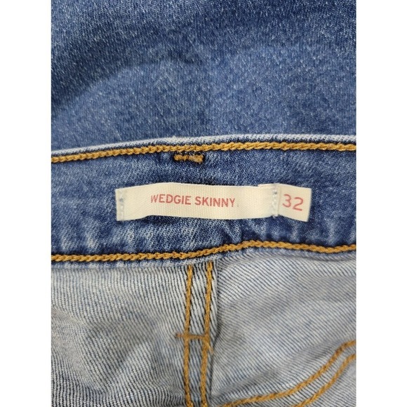 Levi's Wedgie Skinny Medium Wash Blue Jeans Size 32 - Picture 15 of 15